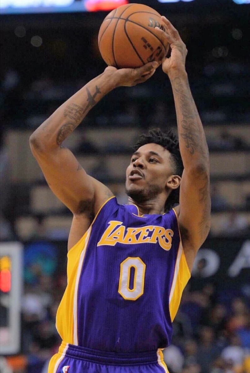 本世纪德甲戴帽数前10：莱万384场16次第1，凯恩76场10次第3（德甲本世纪帽子戏法前十：莱万384场16次居首，凯恩76场10次第三）