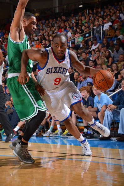 继续削减成本，邮报：曼联提前终止位于伦敦的办公楼10年租约（为缩减支出，邮报称曼联已提前终止其伦敦办公楼十年期租约）