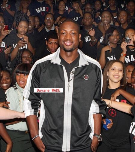 巴萨梅西进球助球队领先皇家社会（梅西破门助巴萨暂领先皇家社会）