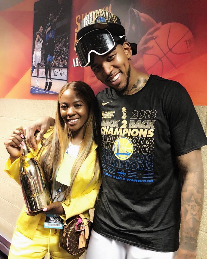 阿迪达斯官方：22款2026年国家队球衣将于11月6日开始发售（阿迪达斯宣布：2026年国家队22款球衣将于11月6日开售）