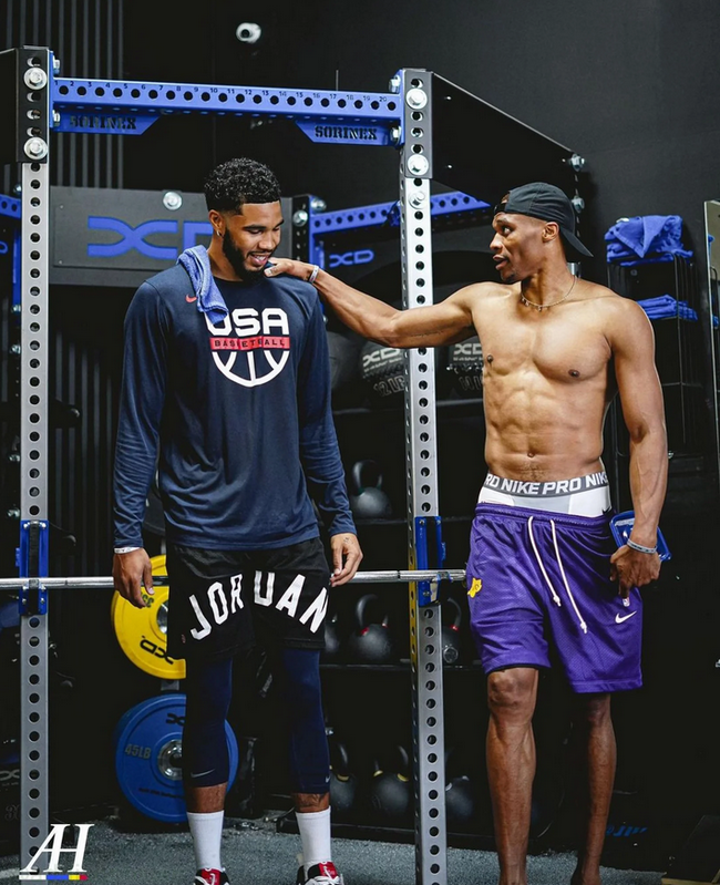 邮报：马奎尔被指控希腊袭击警察案将在今年10月8日重新开庭（《邮报》：马奎尔涉希腊袭警案将于10月8日重审开庭）