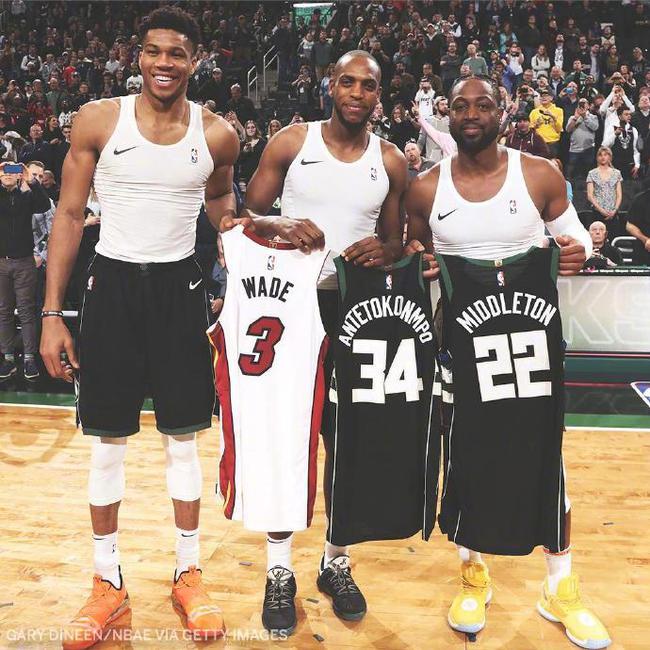 五粮液早报：这次“既分高下，也决生死”！（五粮液早报：这一战不止分胜负，更是生死较量！）